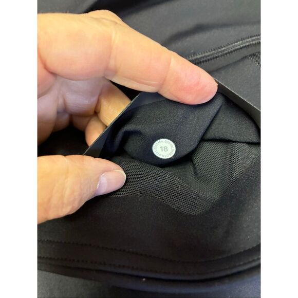 Lululemon High Rise Curvy Leggings in Black Size 18 - Picture 6 of 7